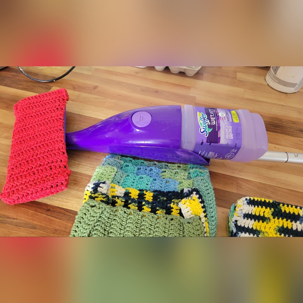 Swiffer WetJet Spray Mop in Purple